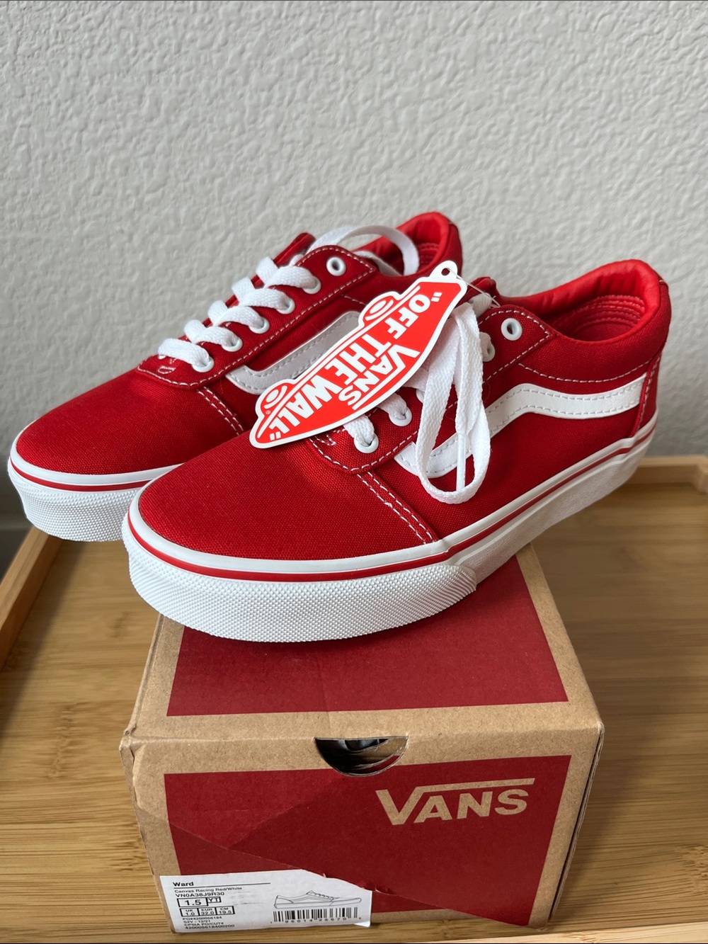 Kids Vans NIB Ward Red Canvas Racing Sneakers with White Accent
